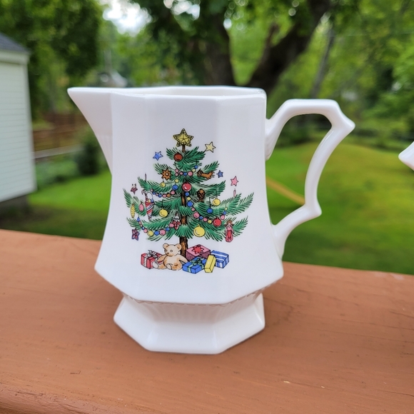 Nikko | Christmastime Collection sugar & creamer set - Picture 3 of 13